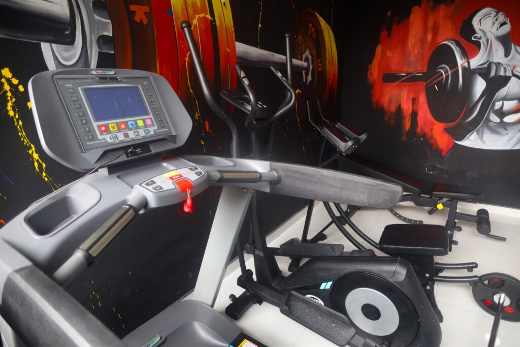 Brum Height 5: Treadmill and fitness equipment in the residents' gym